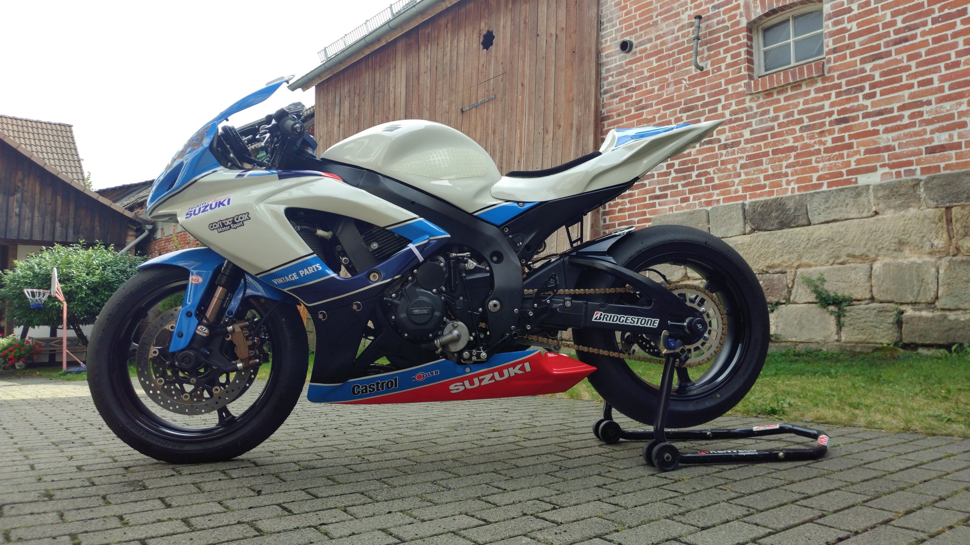 GSXR1.jpg
