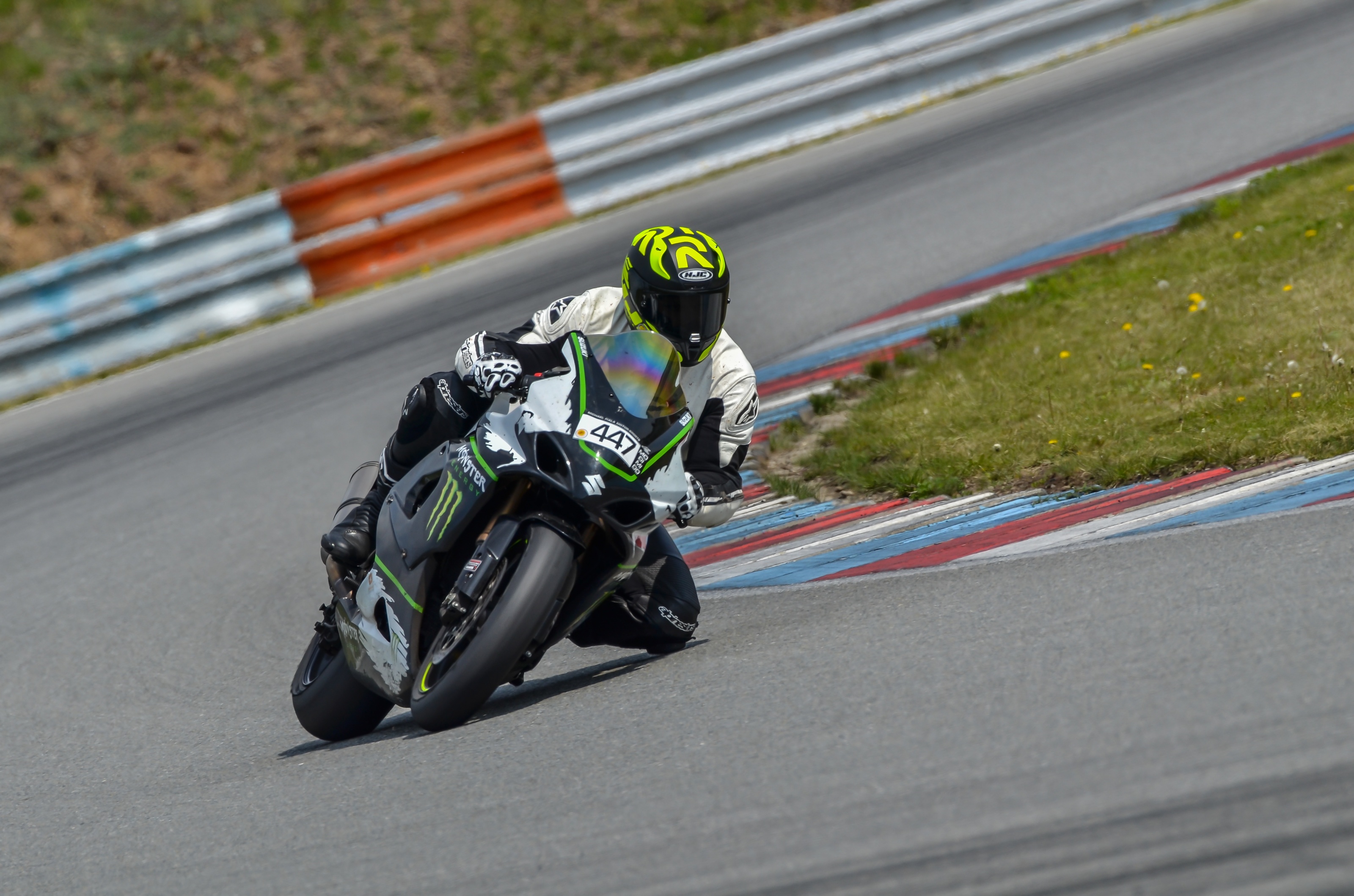 racing highres4.jpg
