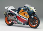 Honda-Repsol-Racing-20-Jahre-1997-Honda-NSR-500.jpg