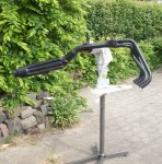 25 Auspuffanlage abgeschmiergelt und Mattschwarz gesprüht.jpg