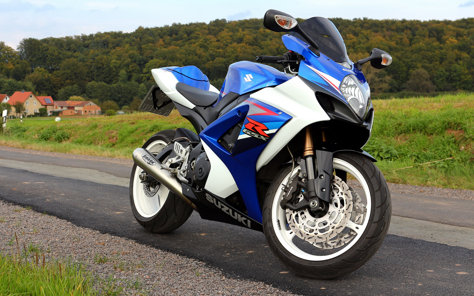 GSX R 1000 K7   02