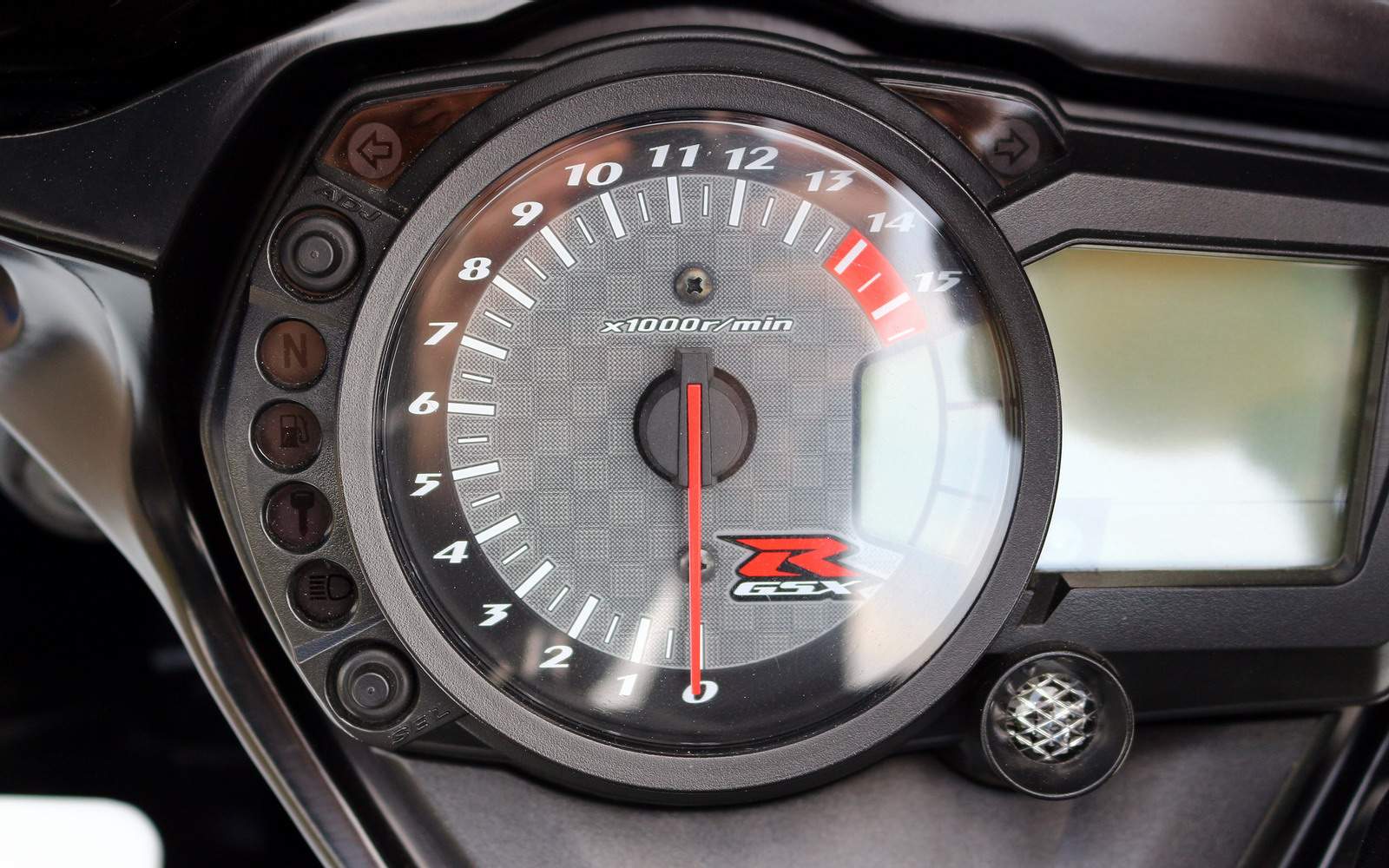 GSX R 1000 K7   16