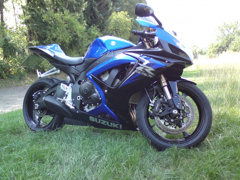 GSX R 600 blau schwarz seite 2