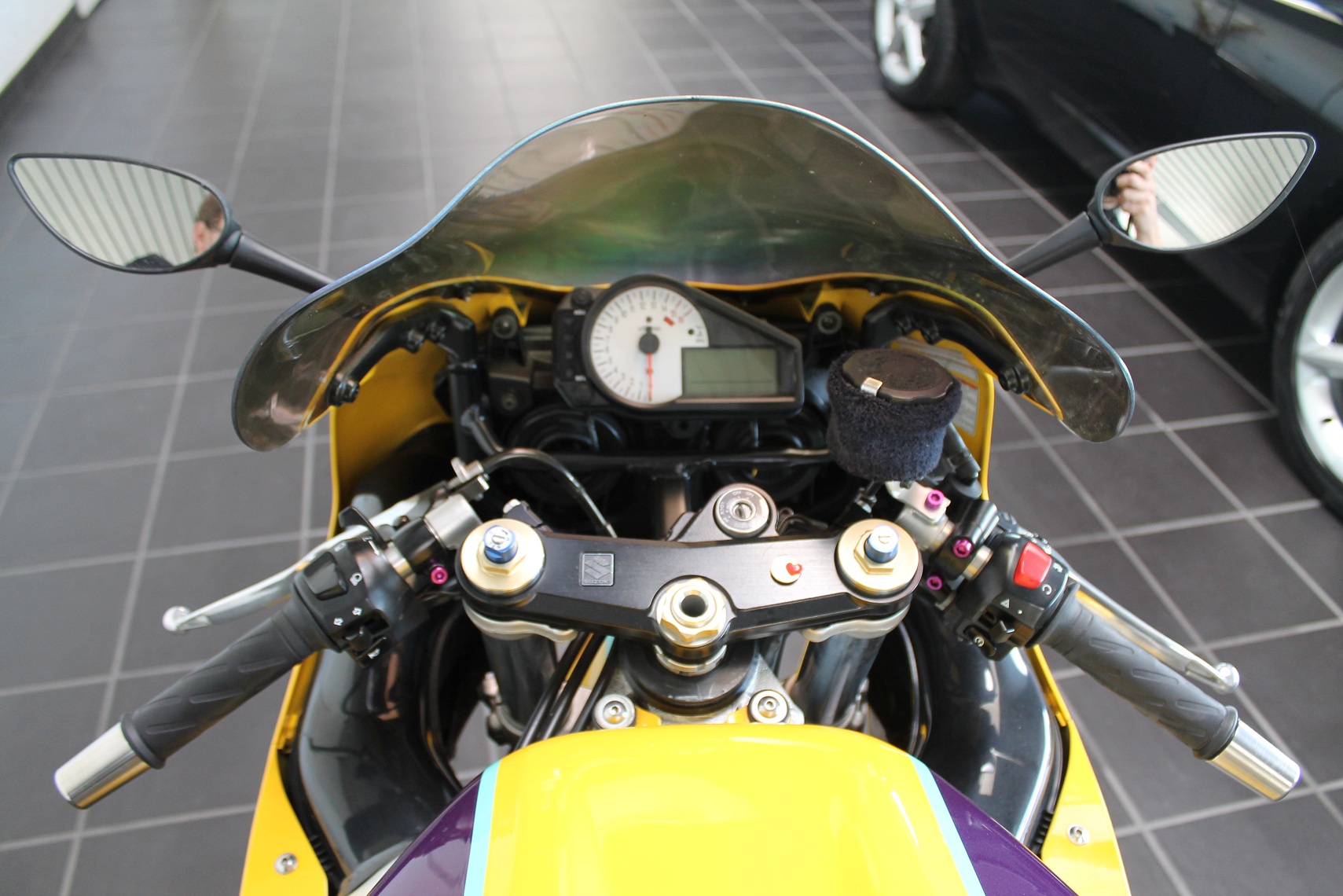 K1 (9)
