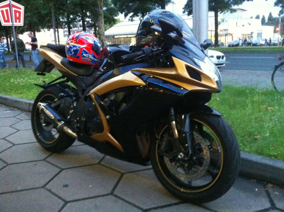 Mit Neue Lackierung =)